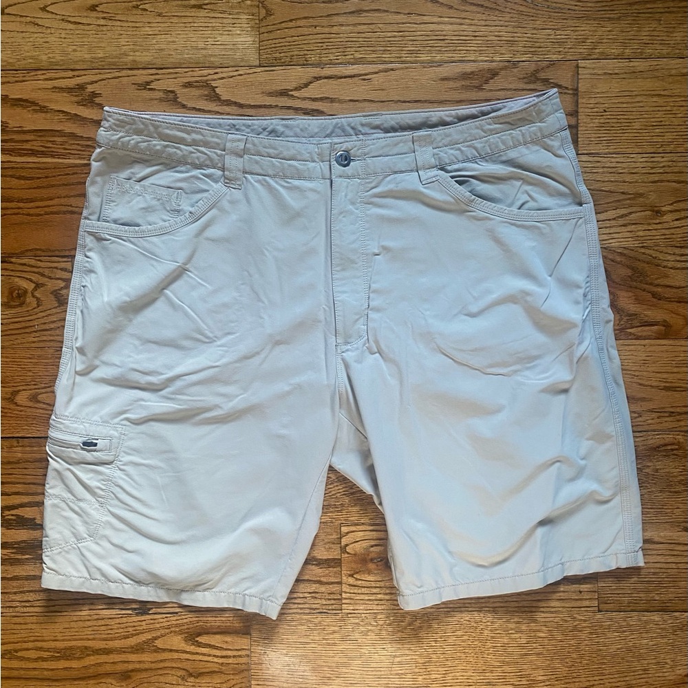 Patagonia Quandary Men's “El Cap” Khaki Shorts 10” - Size 40